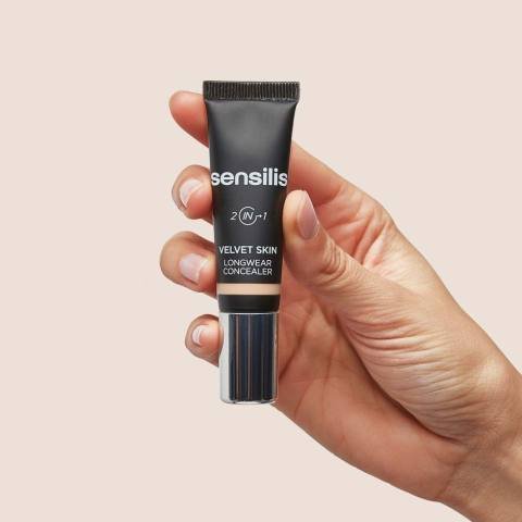 SENSILIS Velvet Skin corrector líquido de alta cobertura y larga duración (02 beige)